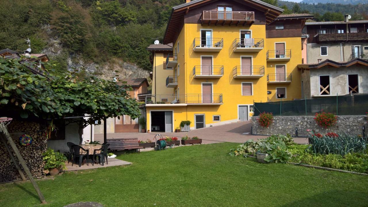 Villa Casa Luca E Cristina Mezzolago Exterior foto